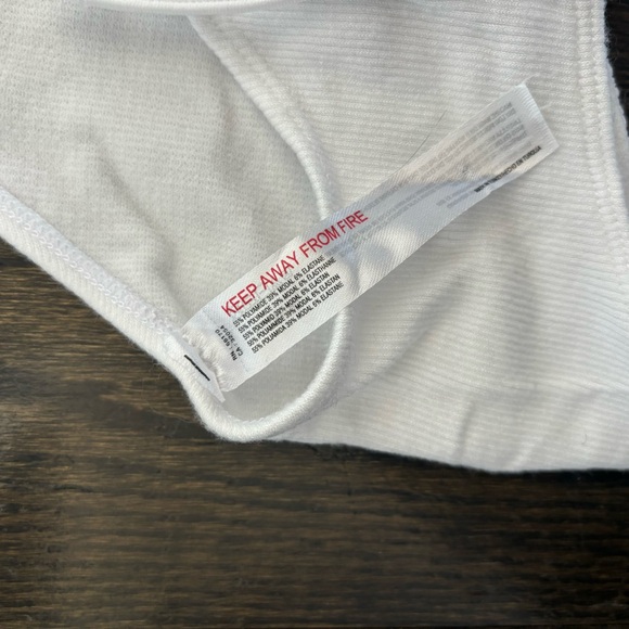 Out from under bra top - Picture 2 of 4